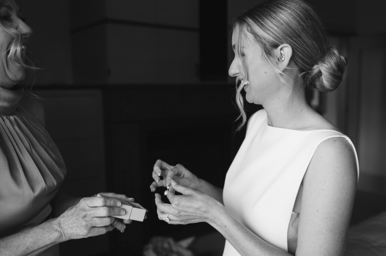 Anna_Tom_AllisonInnWedding_060824_HollyHursleyPhoto-12.jpg